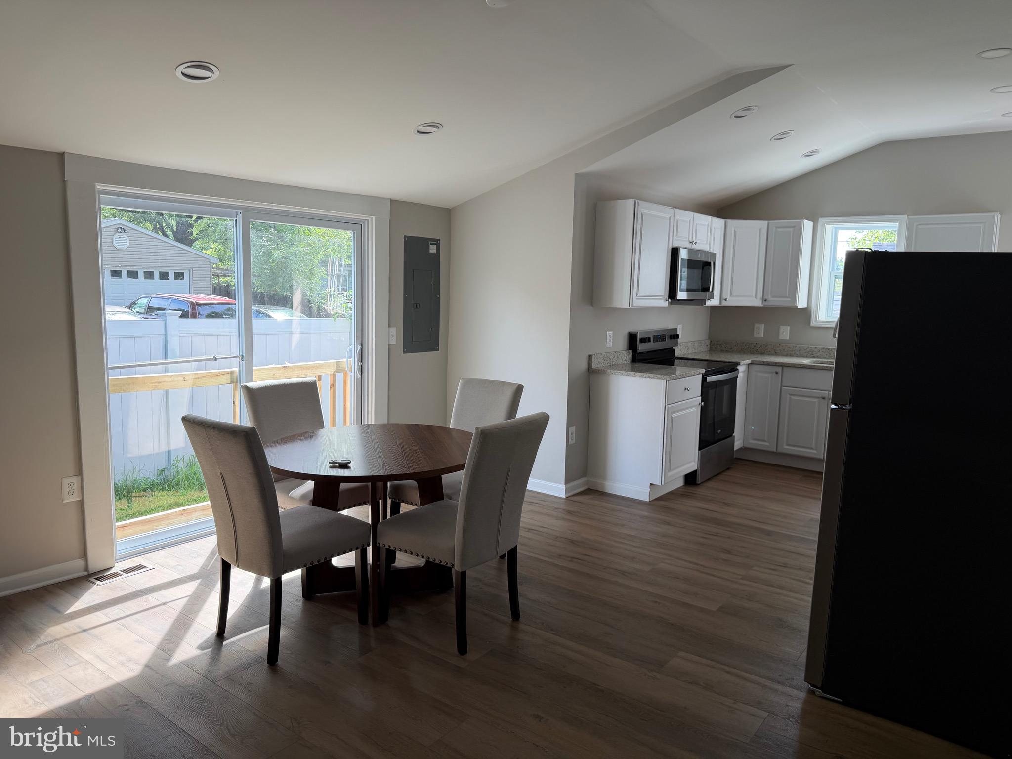 715 Fernhill Road Baltimore, MD 21226 - Photo 4 of 7