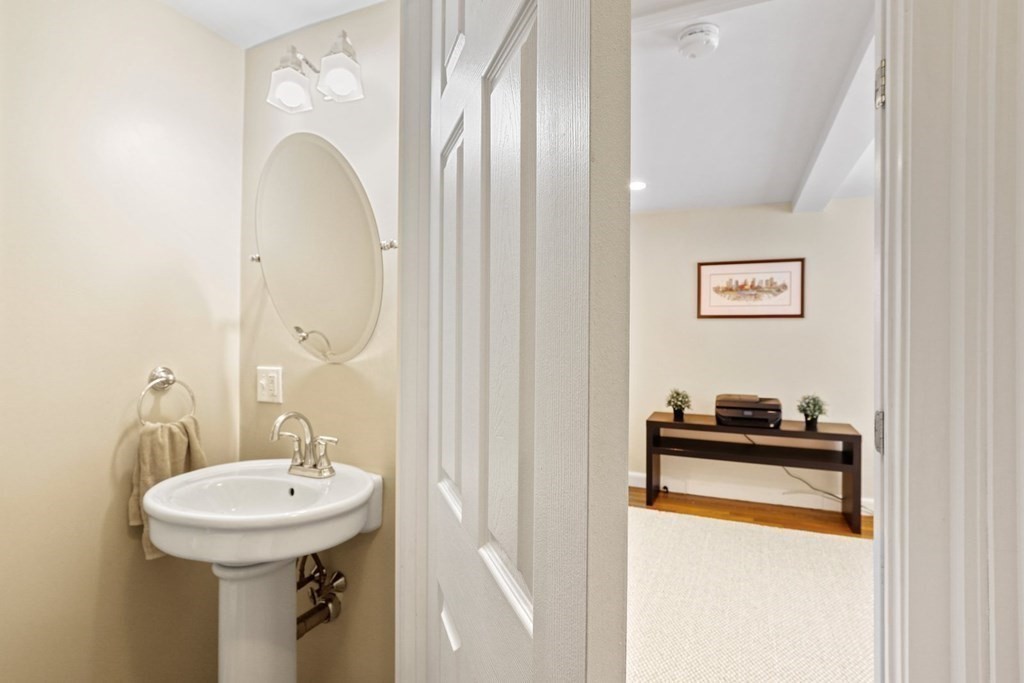 283 Concord Road Bedford, MA 01730 - Photo 12 of 36