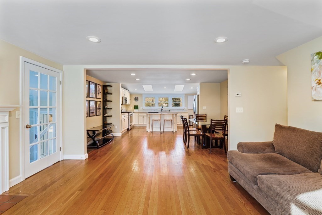 283 Concord Road Bedford, MA 01730 - Photo 8 of 36