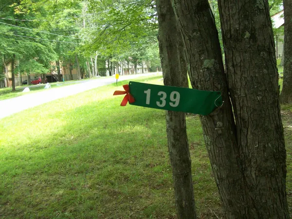 $2,100 | 139 Davis Circle, Bushkill, PA 18324