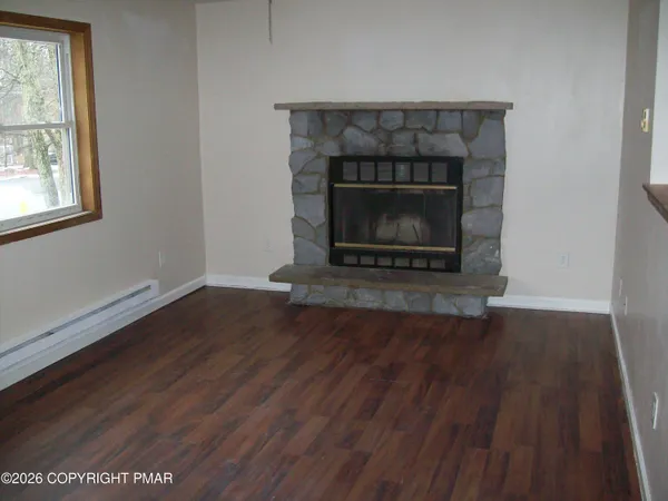 $2,100 | 139 Davis Circle, Bushkill, PA 18324