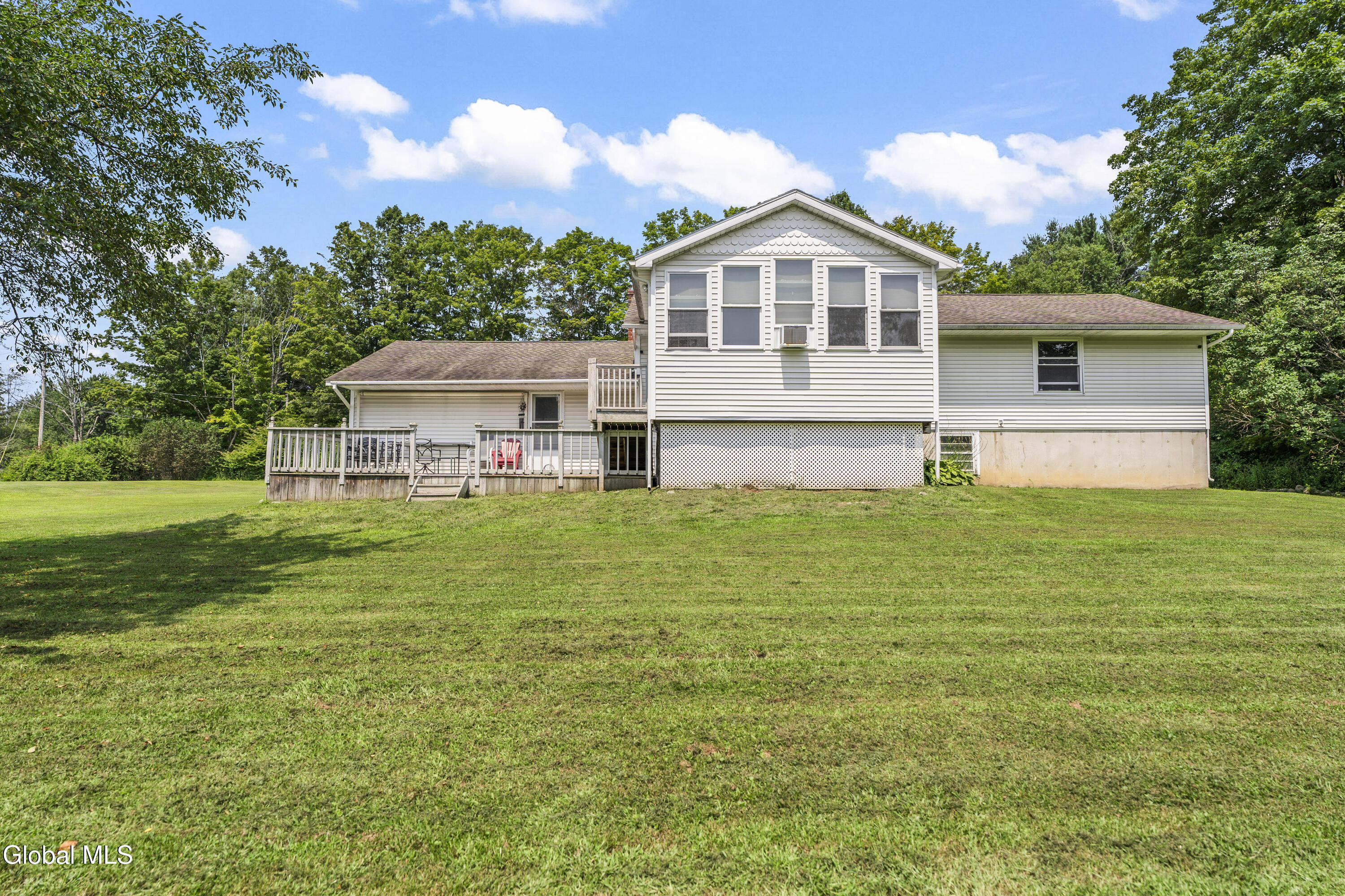 1046 Kania Road Amsterdam, NY 12010 - Photo 4 of 58 DSC03936