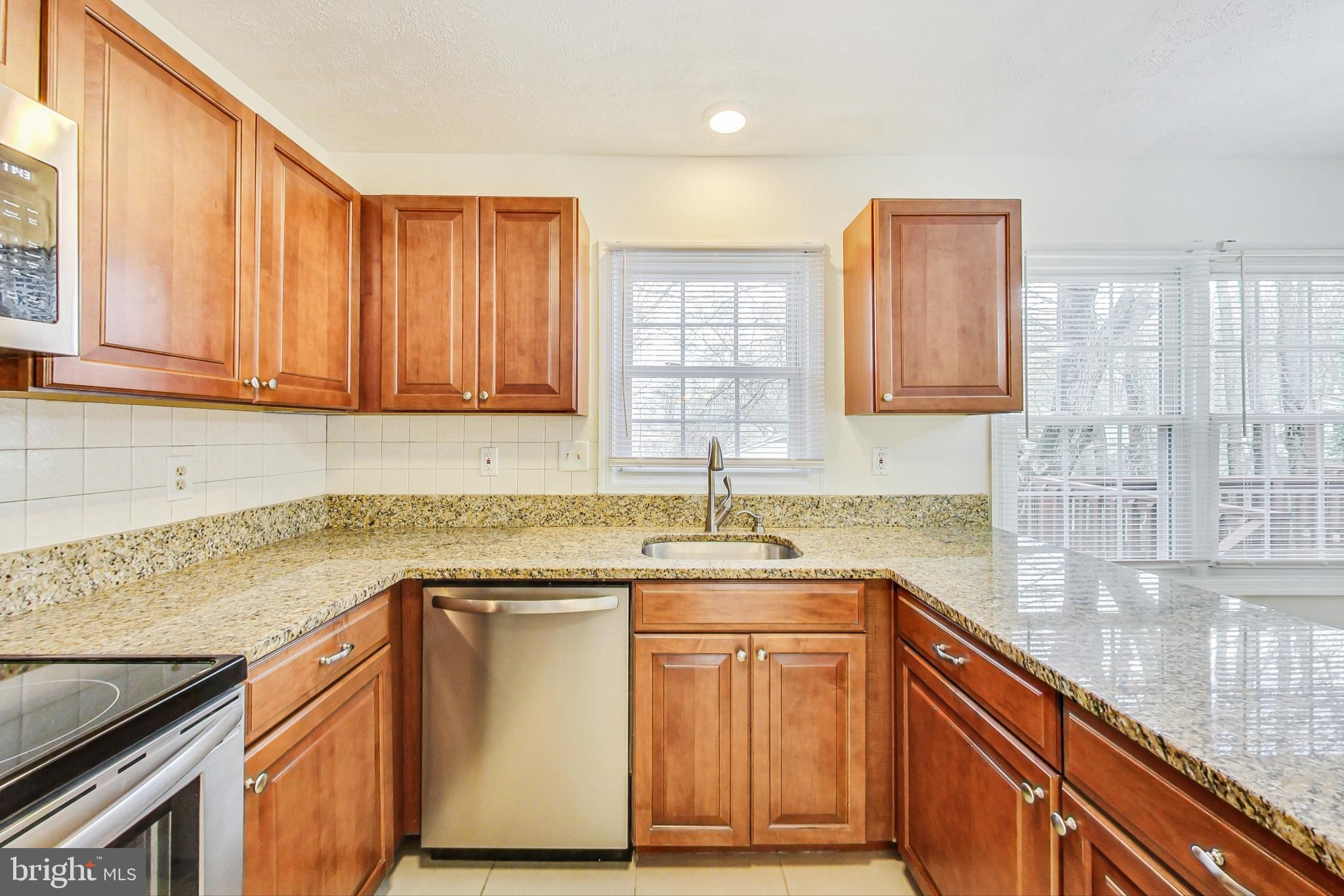 11718 Whittier Road Bowie, MD 20721 - Photo 15 of 70 Kitchen - Stainless Steel Appliances
