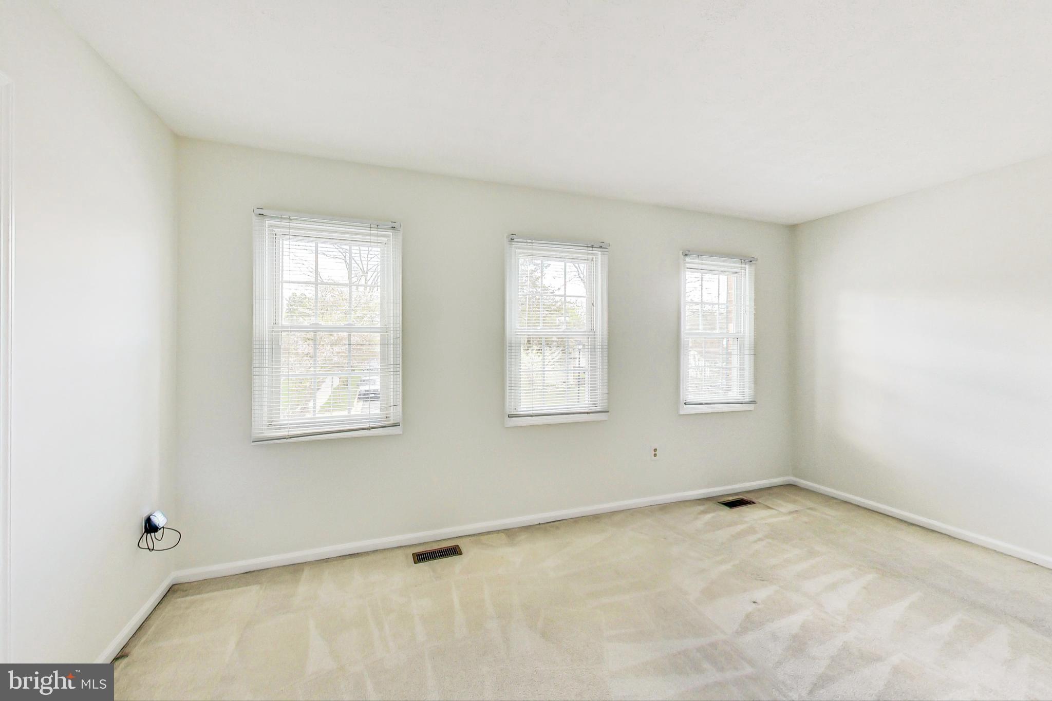 11718 Whittier Road Bowie, MD 20721 - Photo 26 of 70 2nd Lvl Primary Bedroom - Windows