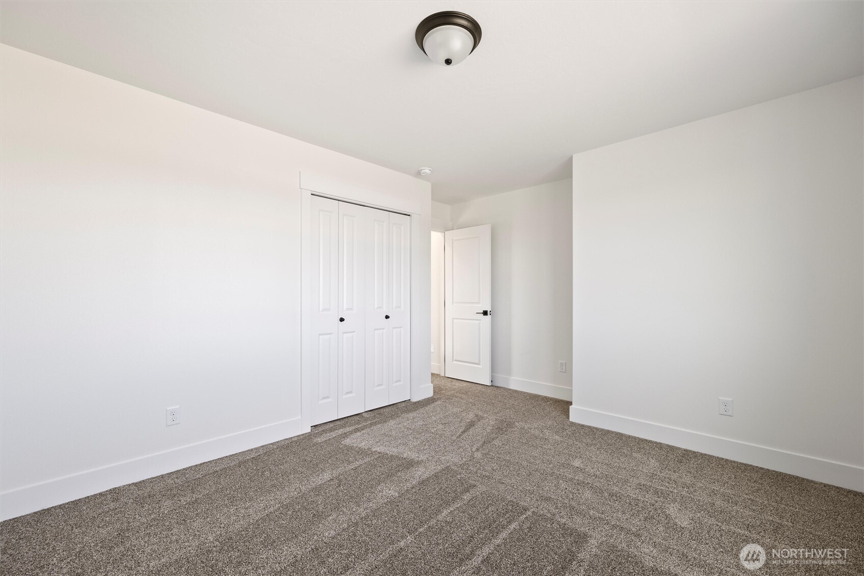 653 East Franklin Street Connell, WA 99326 - Photo 22 of 26 a view of an empty room