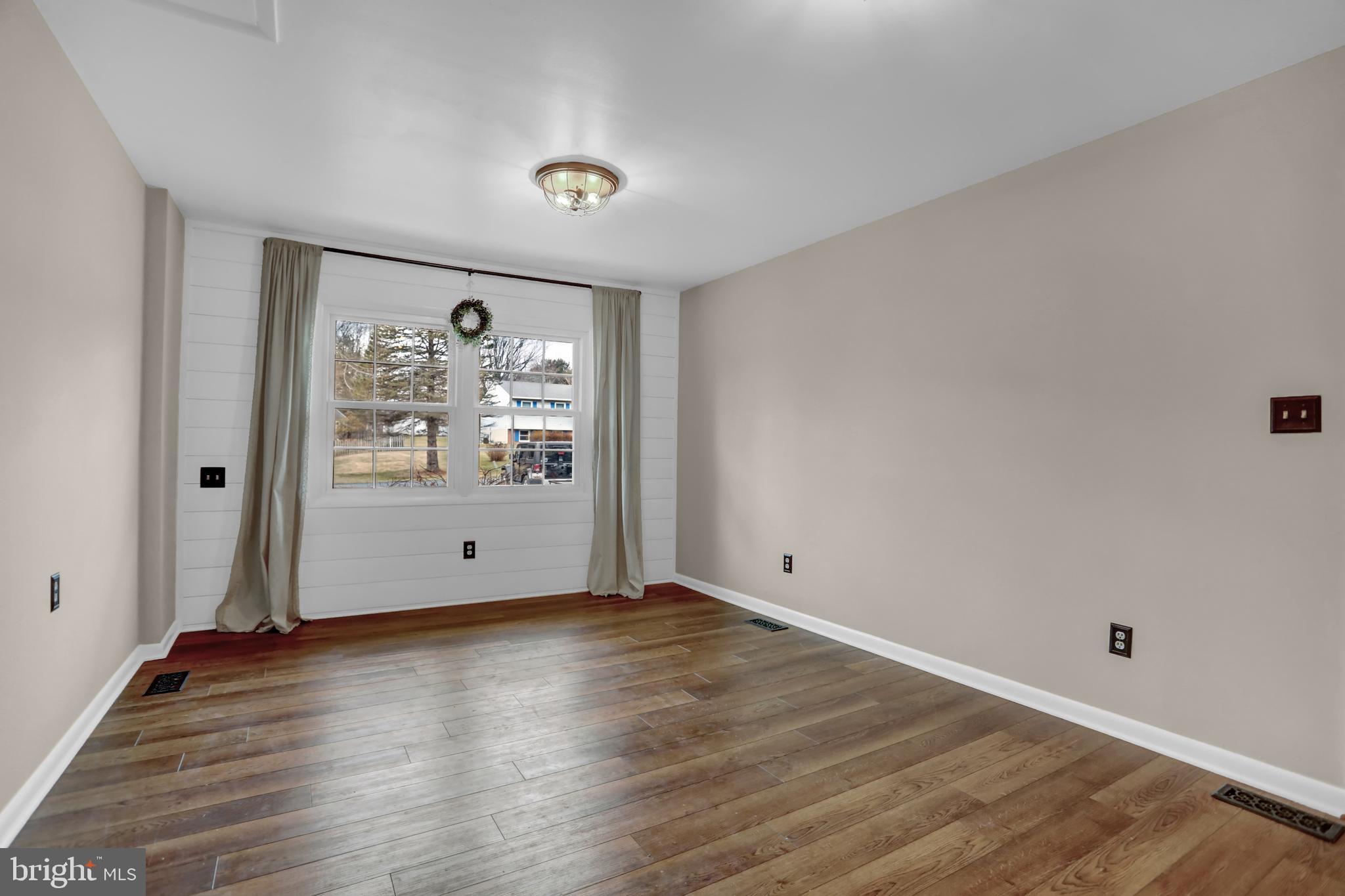 3305 Dublin Manor Road Street, MD 21154 - Photo 16 of 43 Family room