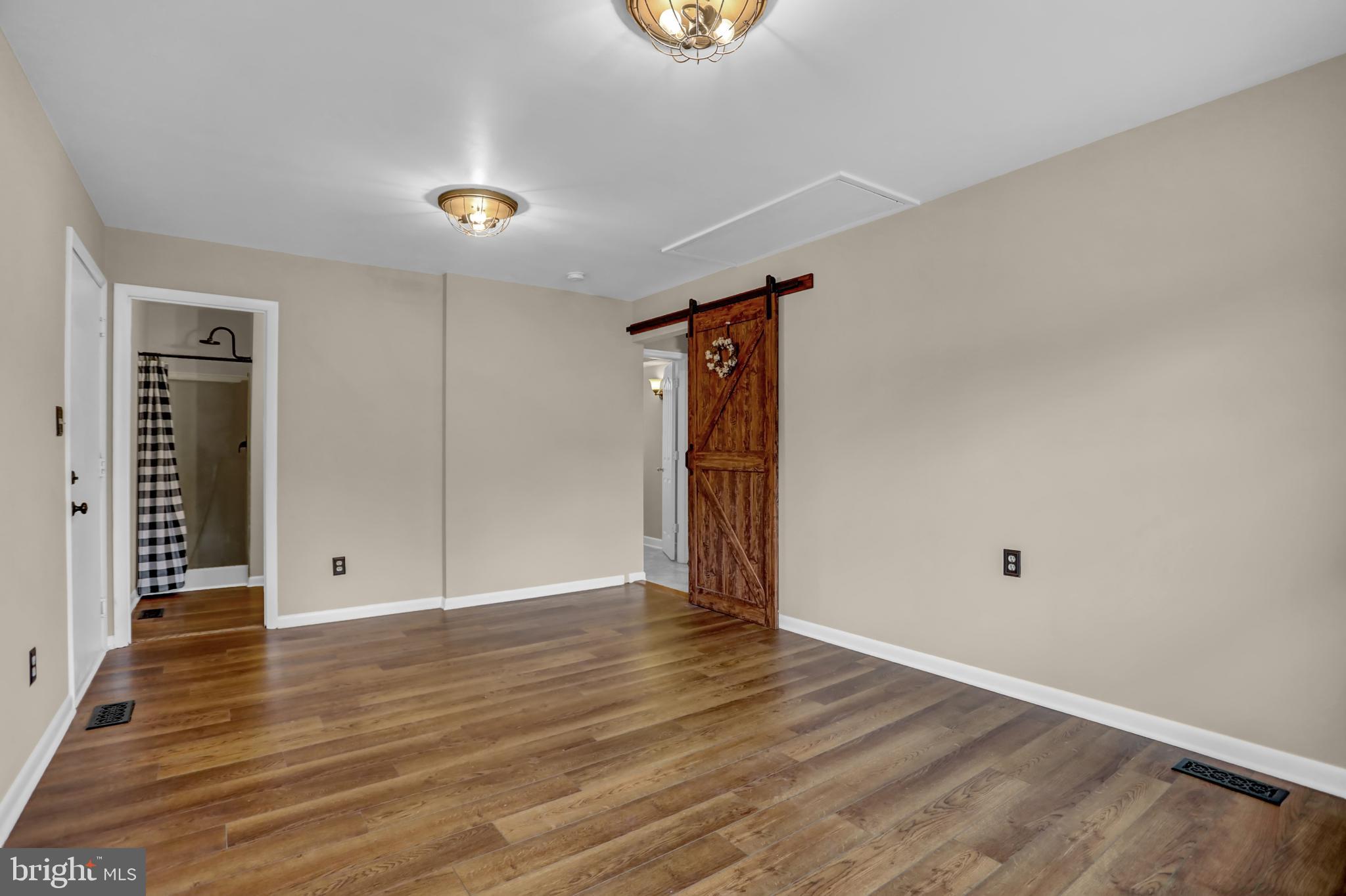 3305 Dublin Manor Road Street, MD 21154 - Photo 17 of 43 Family room