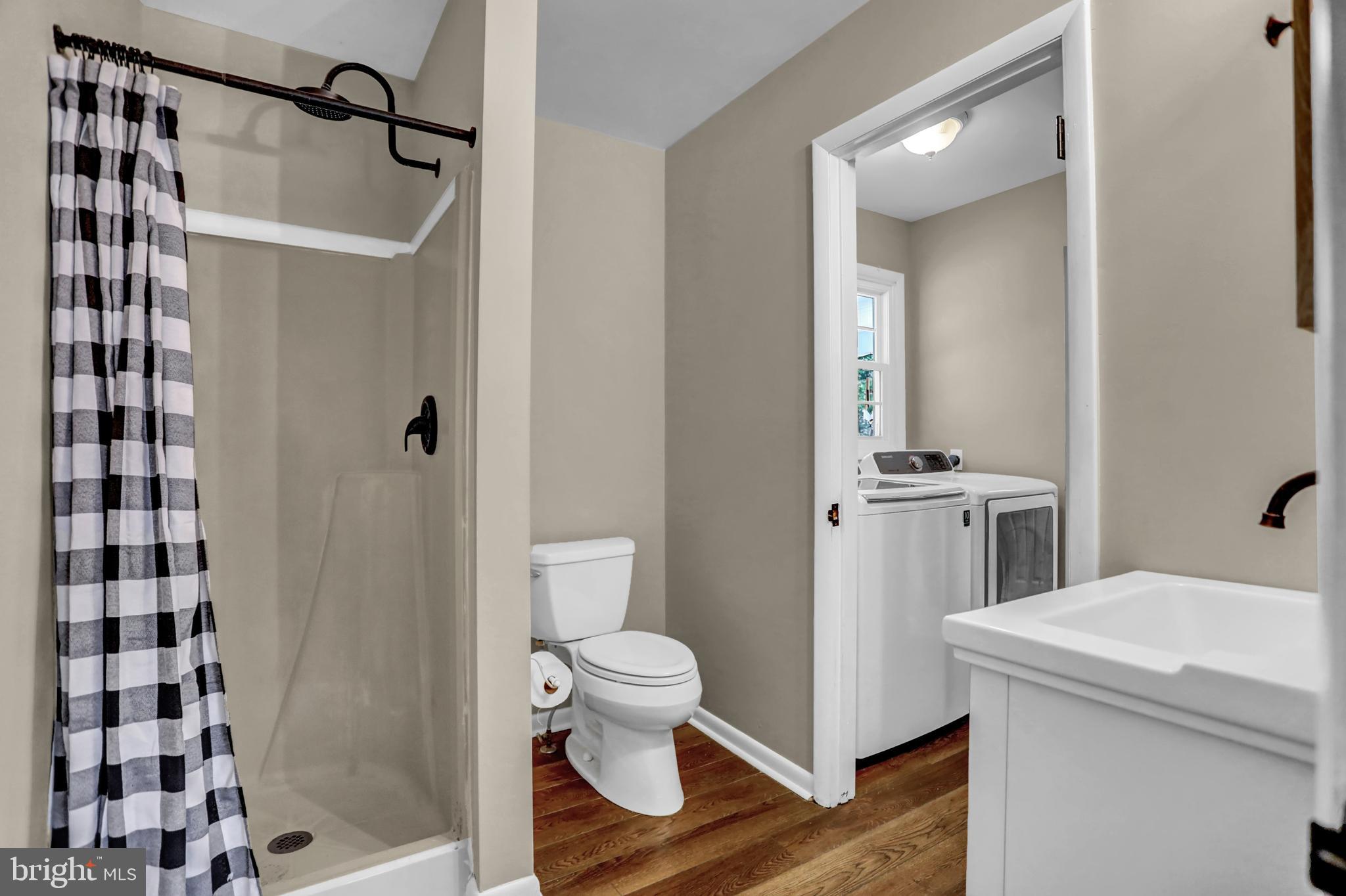 3305 Dublin Manor Road Street, MD 21154 - Photo 18 of 43 Main level full bath