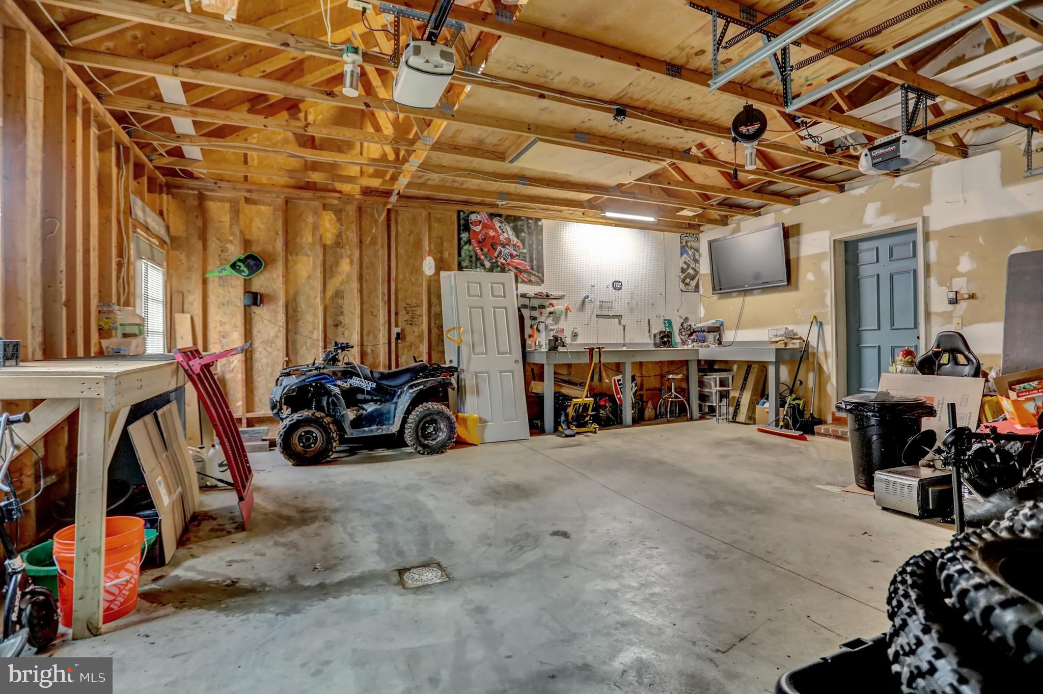 3305 Dublin Manor Road Street, MD 21154 - Photo 35 of 43 Garage