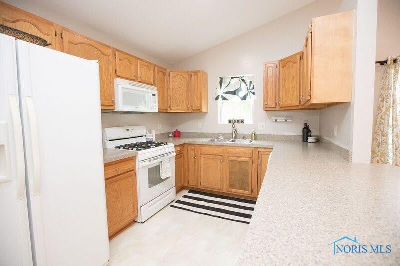 1830 James Road Oregon, OH 43616 - Photo 6 of 24 Gallery Image 6