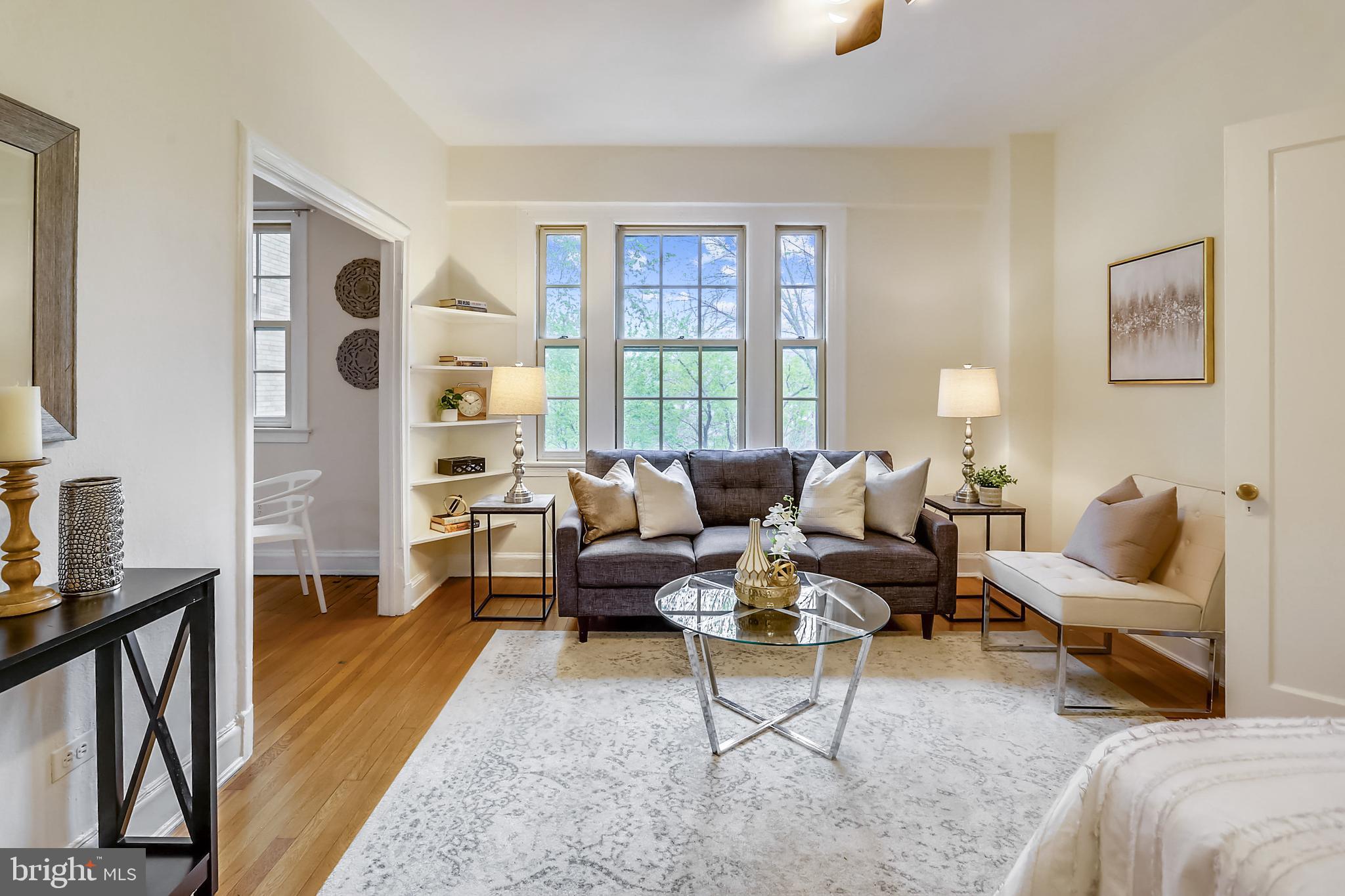 2032 Belmont Road Northwest, Unit 414 Washington, DC 20009 - Photo 5 of 31 Light and bright junior studio