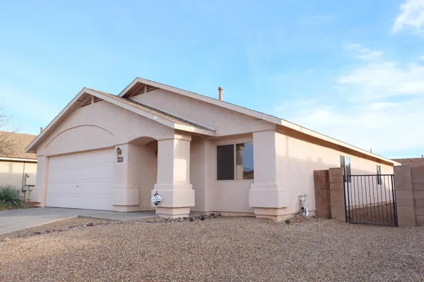 $1,800 | 8042 East Sundew Drive, Tucson, AZ 85710