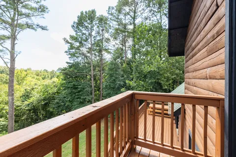 a view of a entryway with washer and dryer