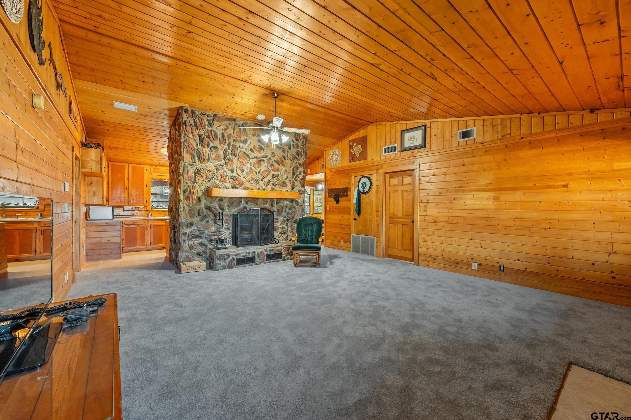 325 Laurel Lane Holly Lake Ranch, TX 75765 - Photo 3 of 34