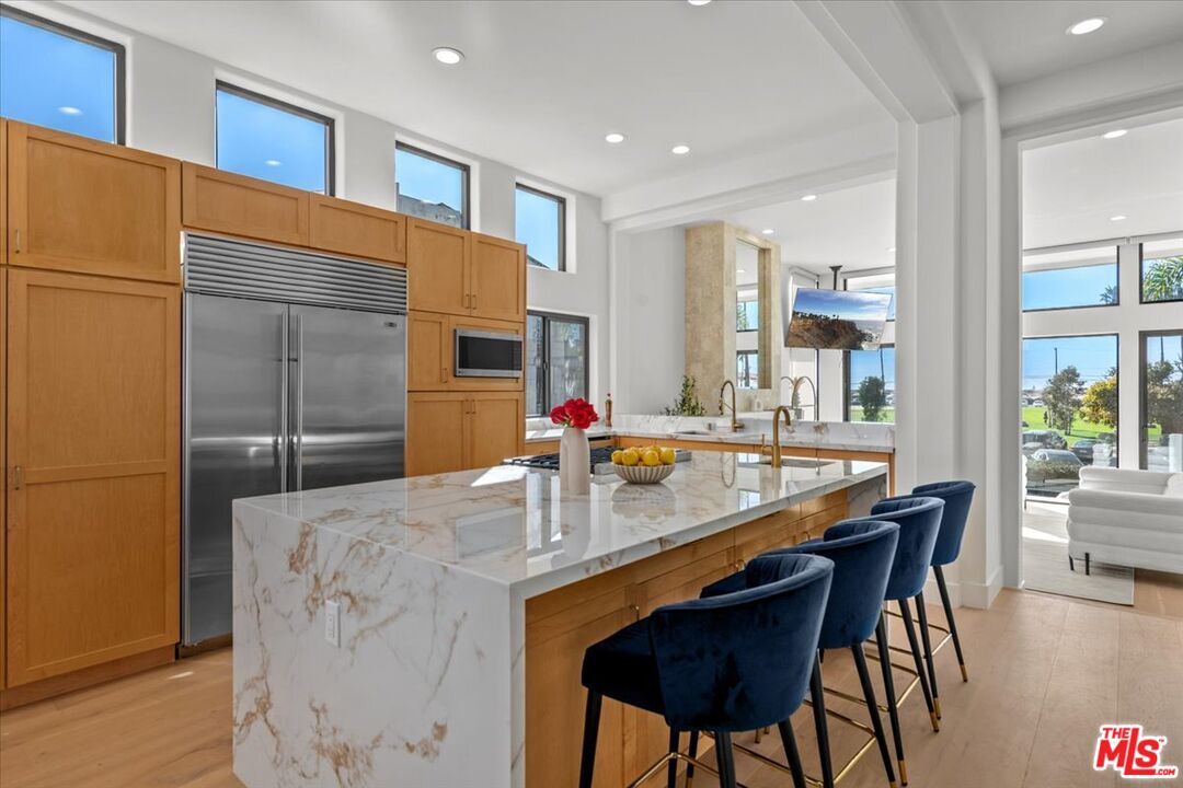 6730 Esplanade Street Playa del Rey, CA 90293 - Photo 8 of 38