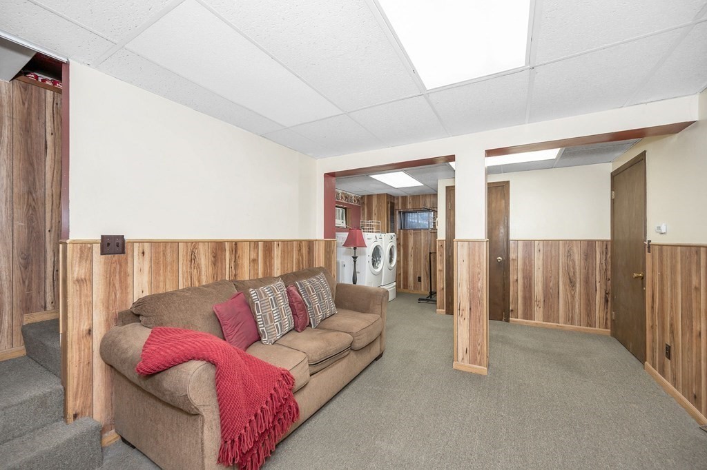 6 Oakland Road Reading, MA 01867 - Photo 20 of 34 Gallery Image 20