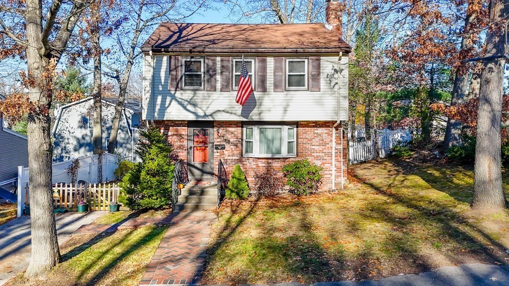 6 Oakland Road Reading, MA 01867 - Photo 2 of 34 Gallery Image 2