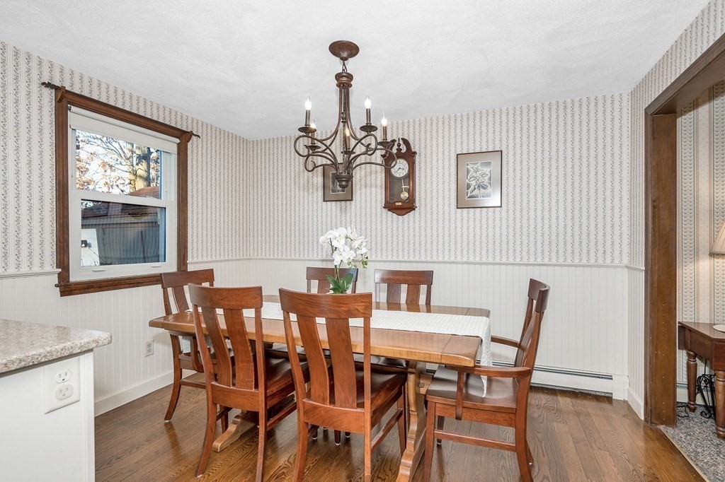 6 Oakland Road Reading, MA 01867 - Photo 6 of 34 Gallery Image 6