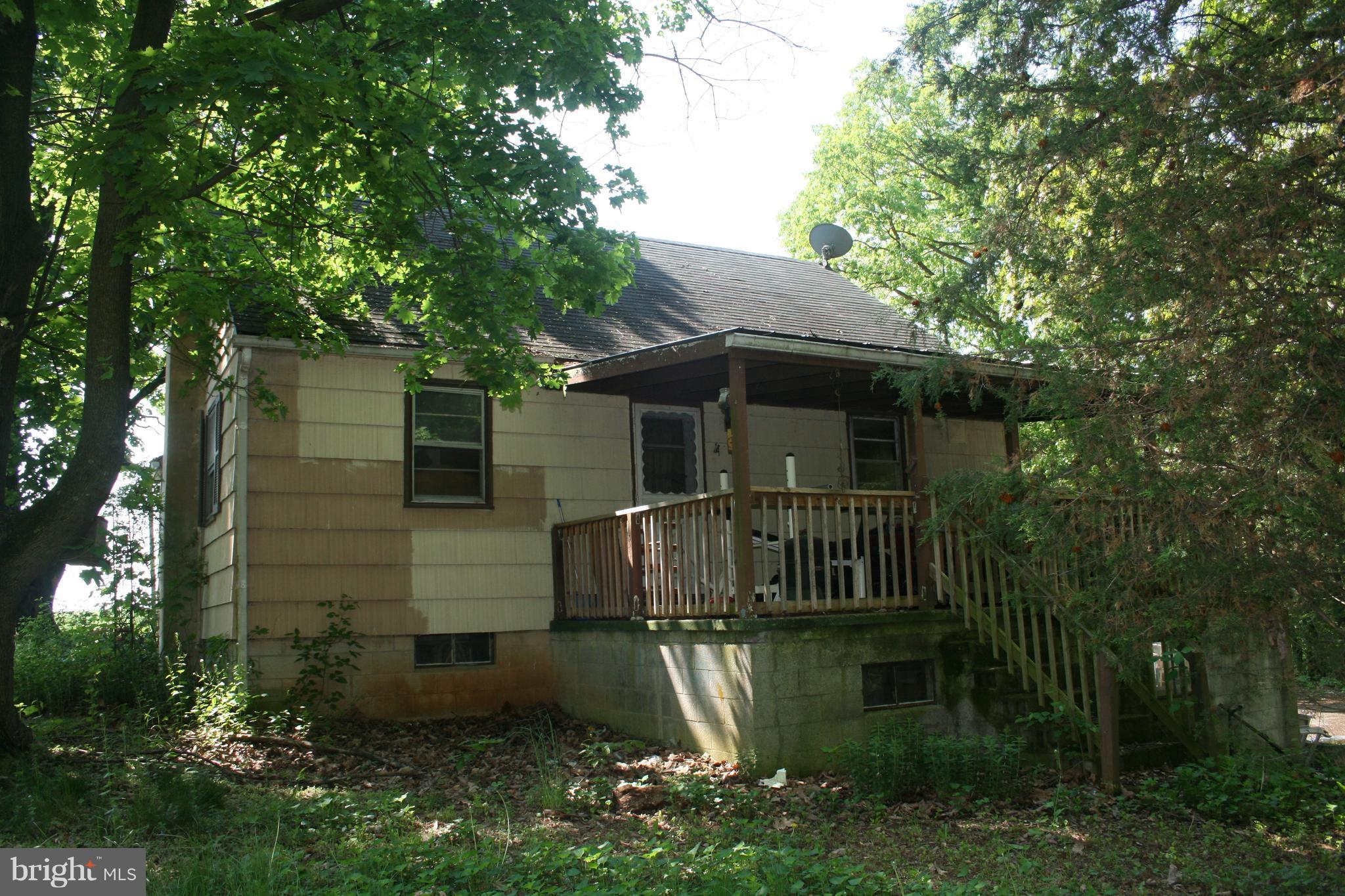 Exterior (Rear)