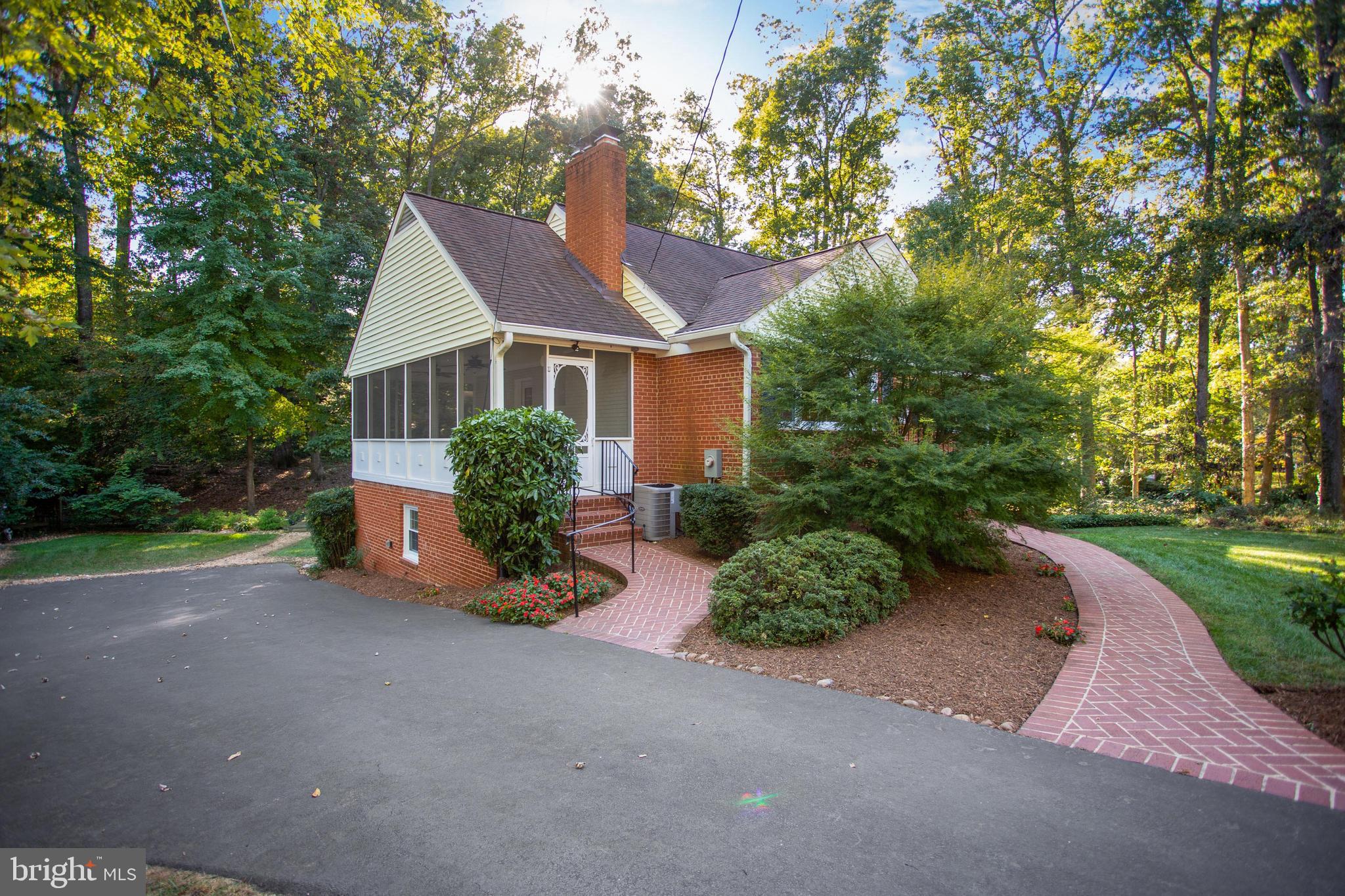 4029 Laurel Road Alexandria, VA 22309 - Photo 2 of 44 Gallery Image 2