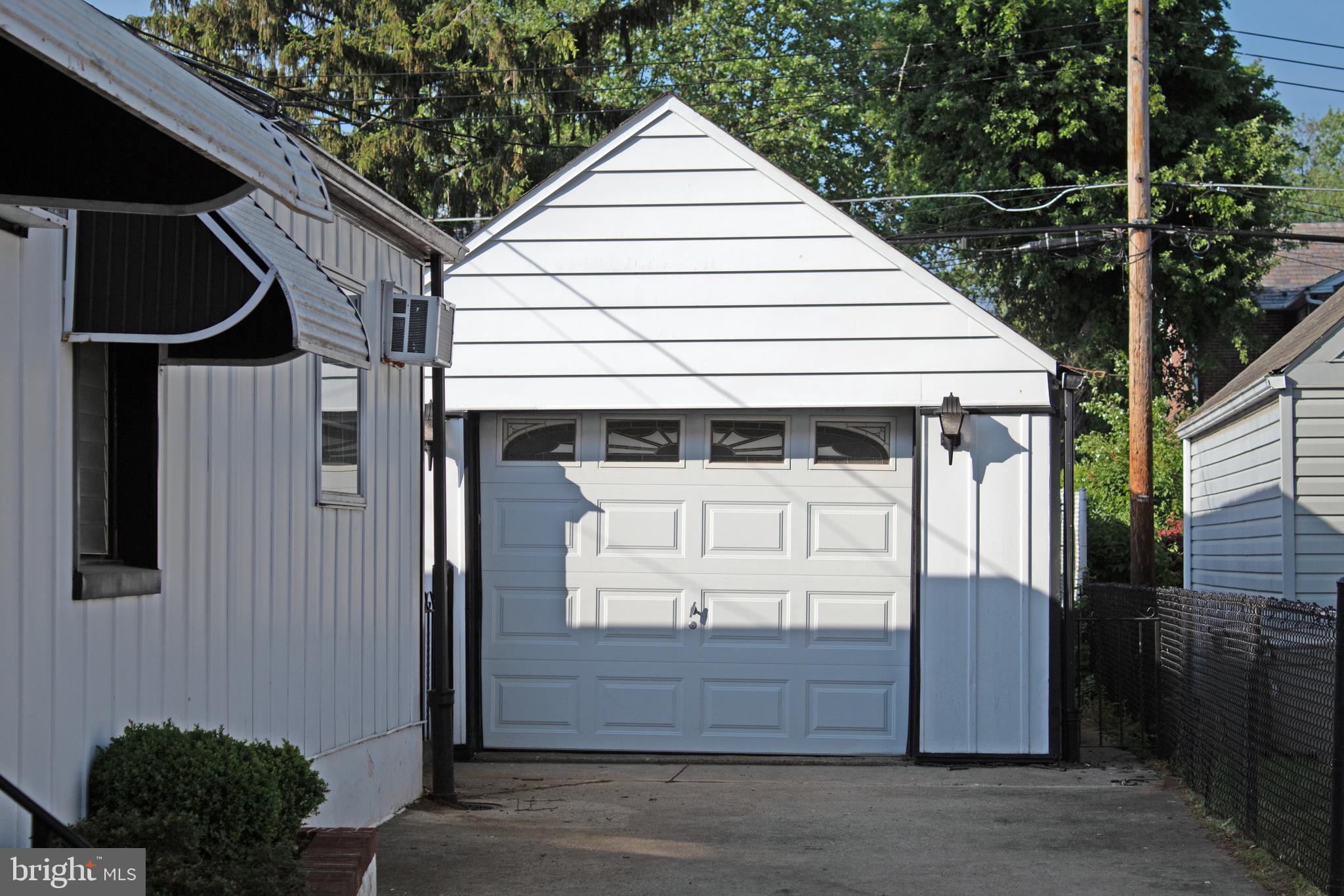 1013 Ripley Street Philadelphia, PA 19111 - Photo 3 of 45 Garage