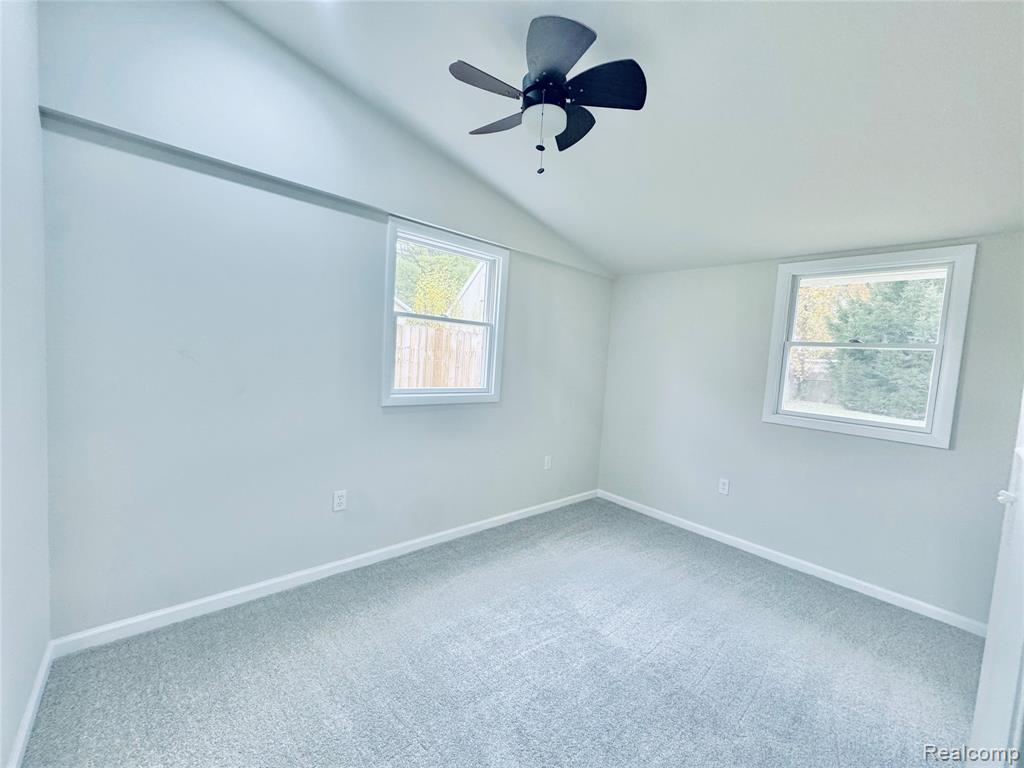 1884 Scheifle Road Walled Lake, MI 48390 - Photo 12 of 17