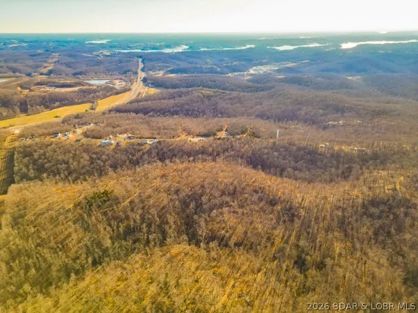 $420,000 | 1 Oak Hill Forest Drive, Eldon, MO 65026