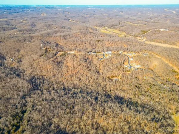 $420,000 | 1 Oak Hill Forest Drive, Eldon, MO 65026