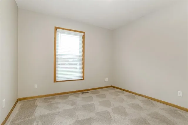 $2,120 | 606 South Sunset Lane, Raymore, MO 64083