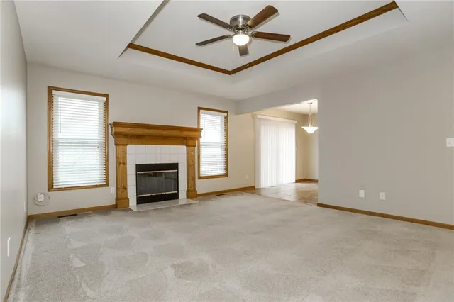 $2,120 | 606 South Sunset Lane, Raymore, MO 64083