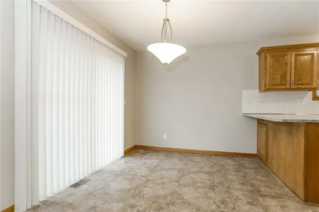 $2,120 | 606 South Sunset Lane, Raymore, MO 64083