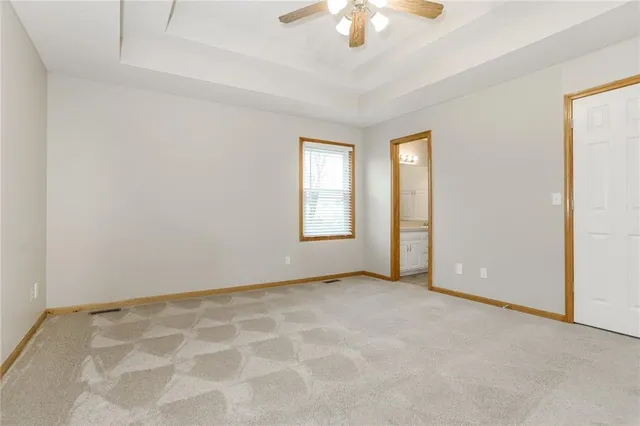 $2,120 | 606 South Sunset Lane, Raymore, MO 64083