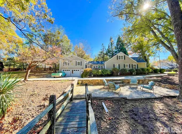 a view of backyard with tree