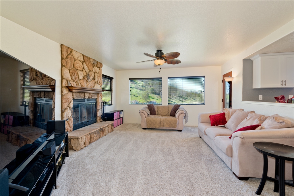 10398 Lilac Ridge Road Escondido, CA 92026 - Photo 9 of 25