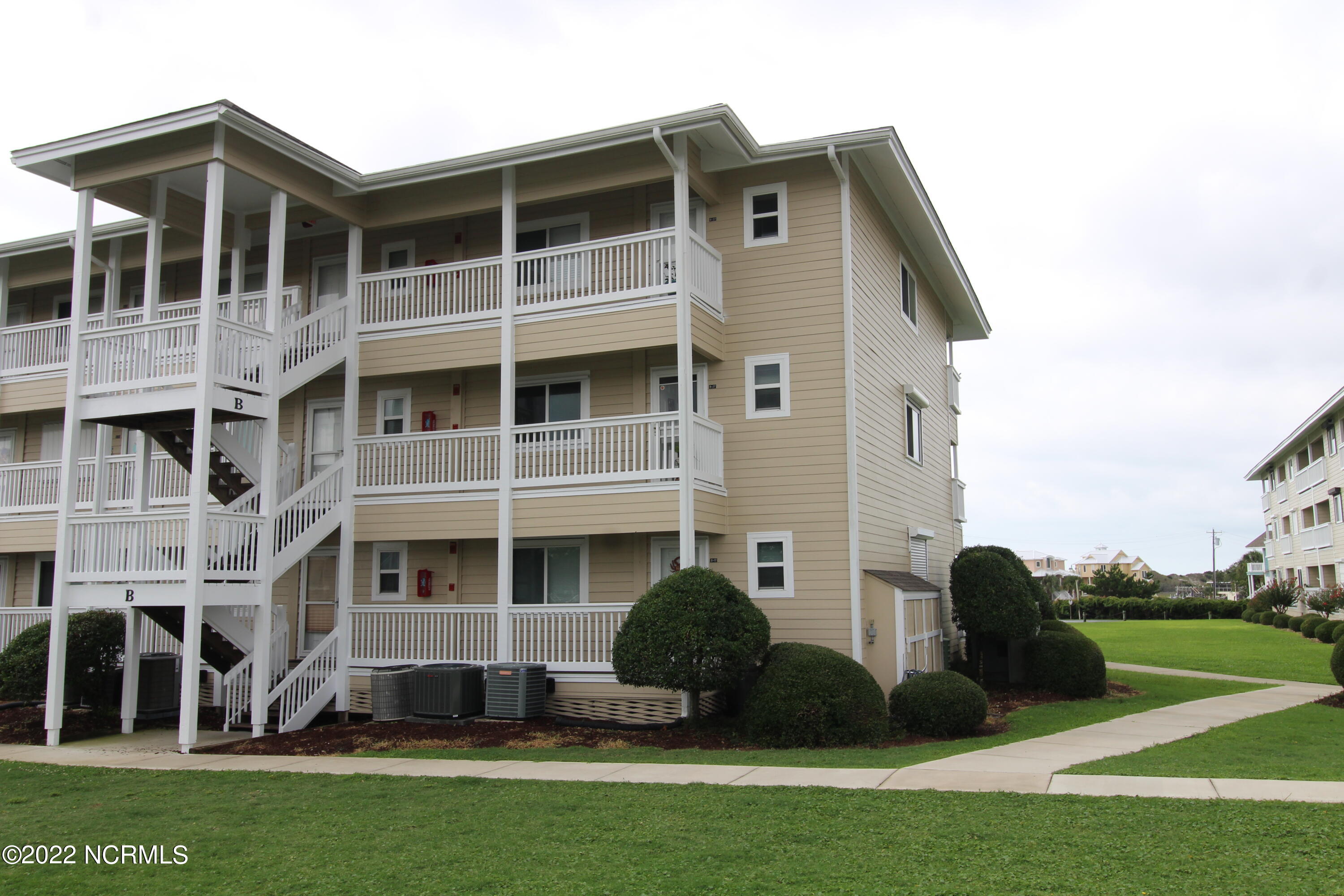 650 Cedar Point Boulevard, Unit B27 Cedar Point, NC 28584 - Photo 2 of 14 IMG_6060