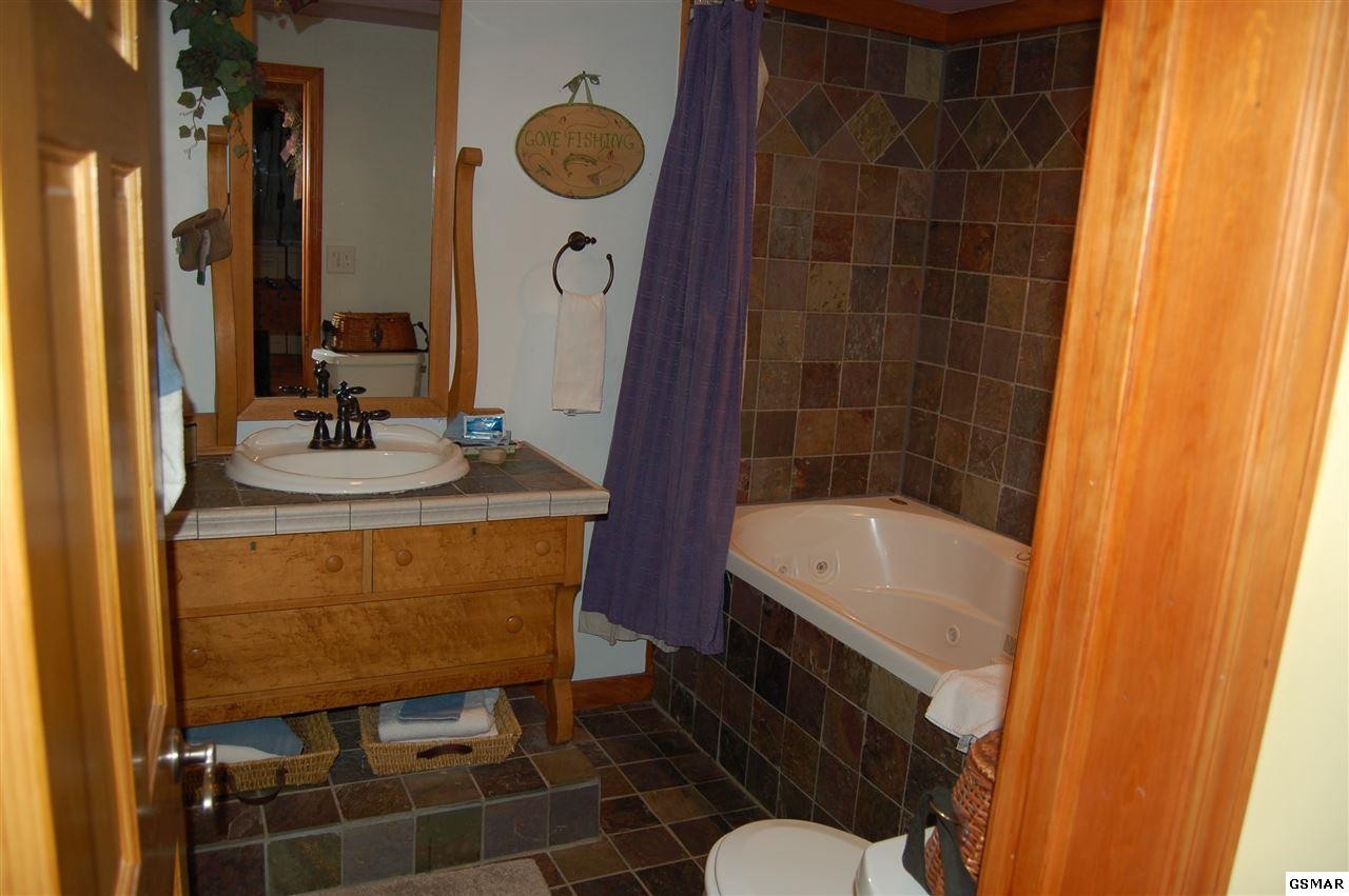 2759 Hatcher Mountain Road, Unit STARGAZER Sevierville, TN 37862 - Photo 25 of 34 Gallery Image 25
