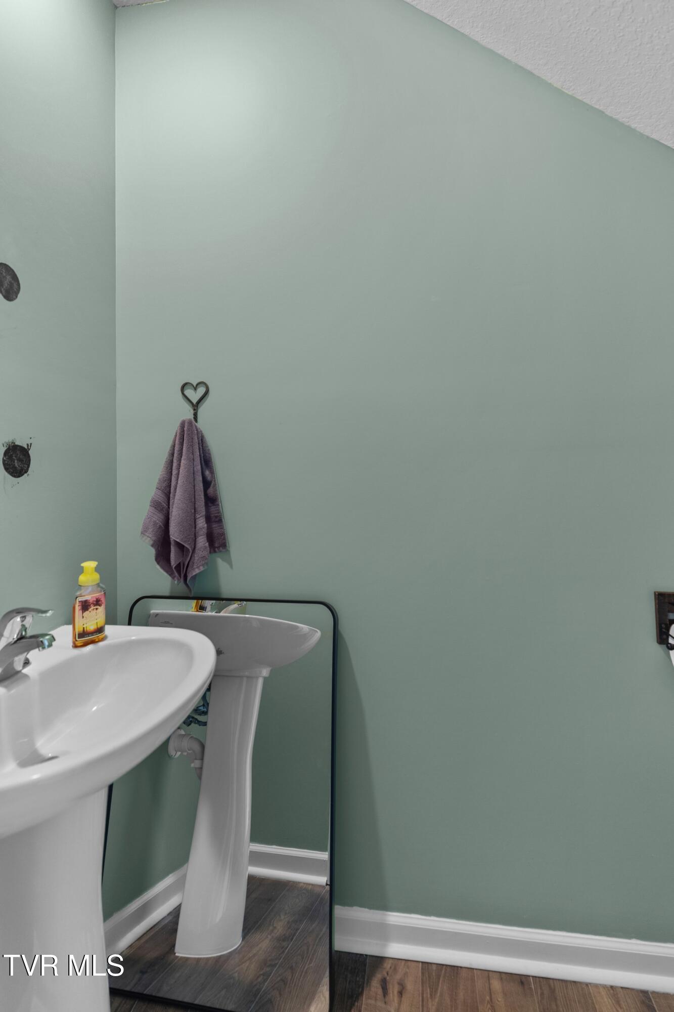 573 Cliff Street Morristown, TN 37814 - Photo 13 of 32 014-573CliffStreet-Morristown-TN-37814-S