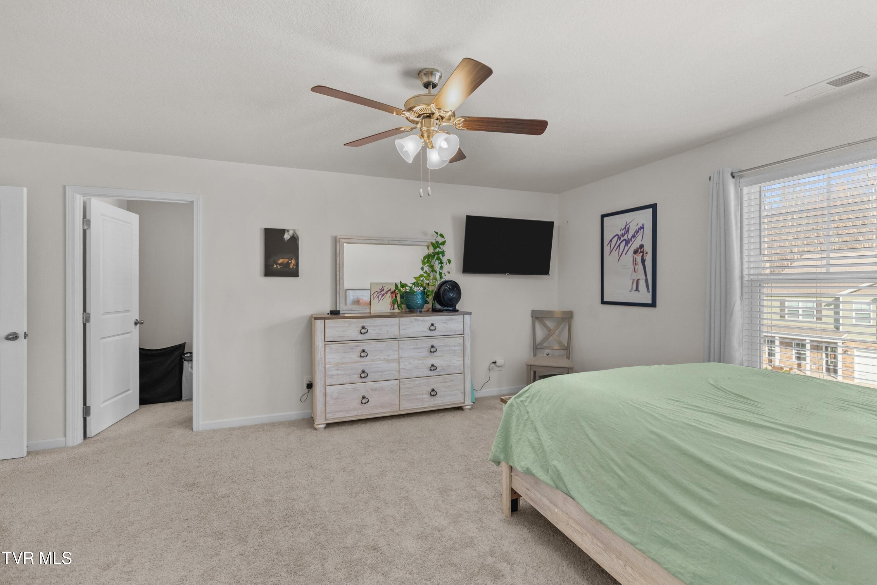 573 Cliff Street Morristown, TN 37814 - Photo 15 of 32 016-573CliffStreet-Morristown-TN-37814-S