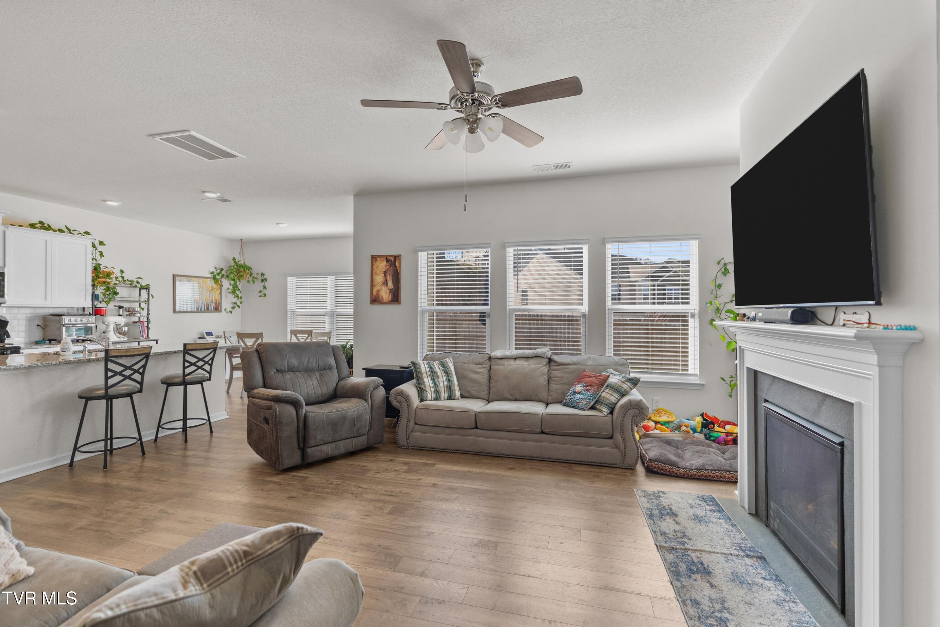 573 Cliff Street Morristown, TN 37814 - Photo 6 of 32 006-573CliffStreet-Morristown-TN-37814-S