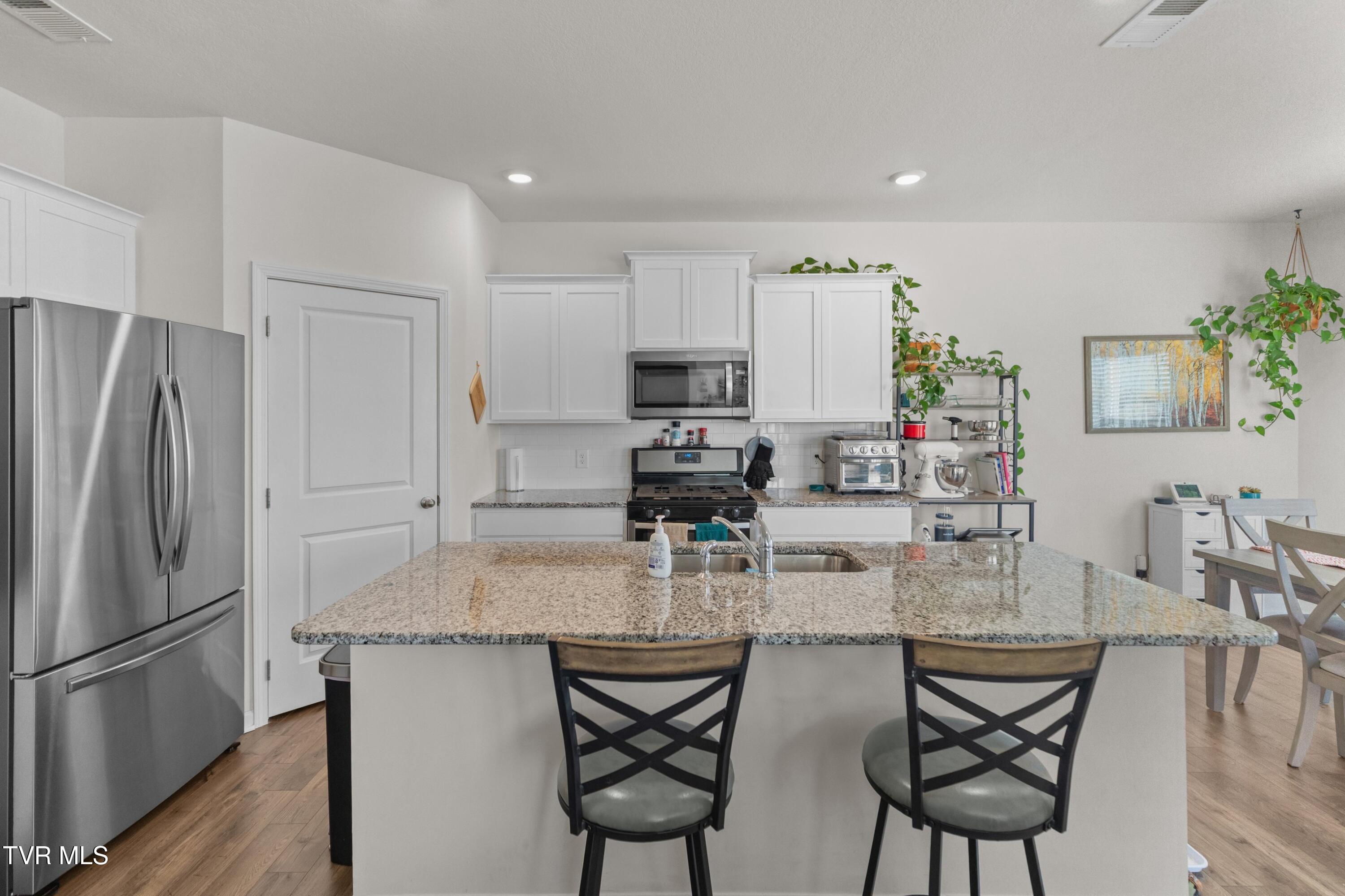 573 Cliff Street Morristown, TN 37814 - Photo 10 of 32 010-573CliffStreet-Morristown-TN-37814-S