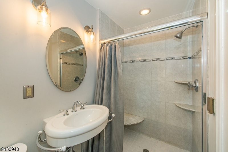 136 South Road Randolph, NJ 07945 - Photo 15 of 27