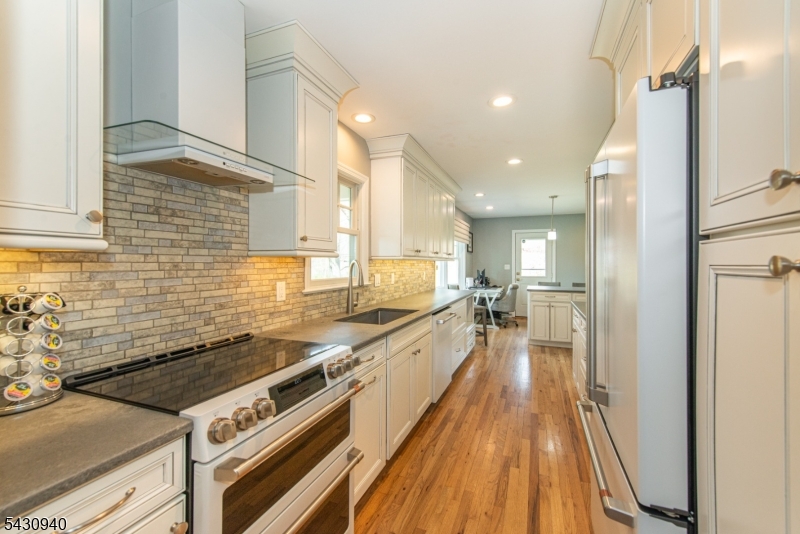 136 South Road Randolph, NJ 07945 - Photo 3 of 27