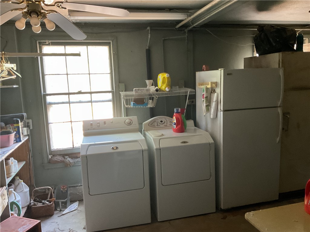 207 Castle Avenue Waco, TX 76710 - Photo 21 of 24 a utility room with dryer and washer