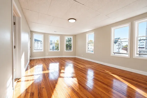 $1,900 | 1653 Acushnet Avenue, Unit 2, New Bedford, MA 02746