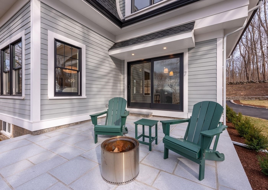 7 Colburn Street Gloucester, MA 01930 - Photo 12 of 39