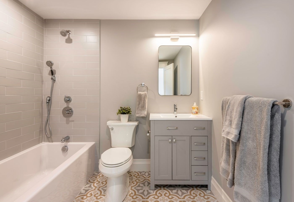 7 Colburn Street Gloucester, MA 01930 - Photo 33 of 39