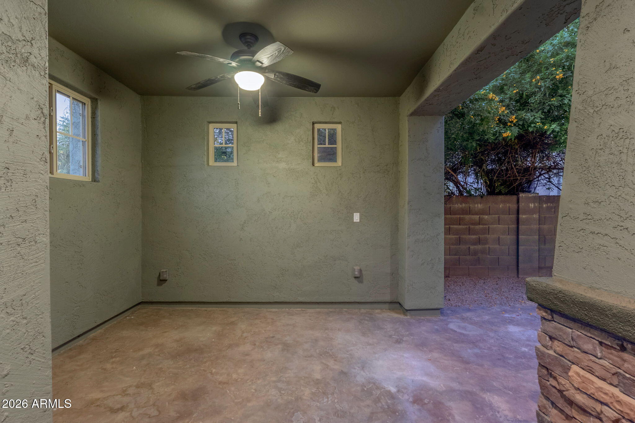 3927 East Waller Lane Phoenix, AZ 85050 - Photo 14 of 63 Front Courtyard