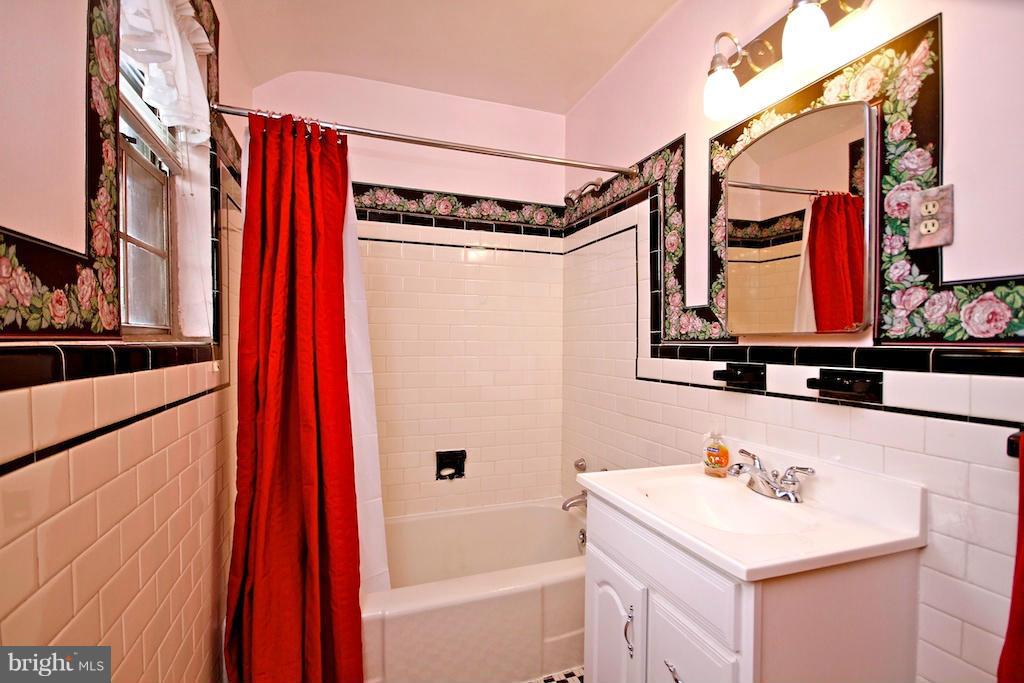 2713 Alden Road Baltimore, MD 21234 - Photo 14 of 30 Bath