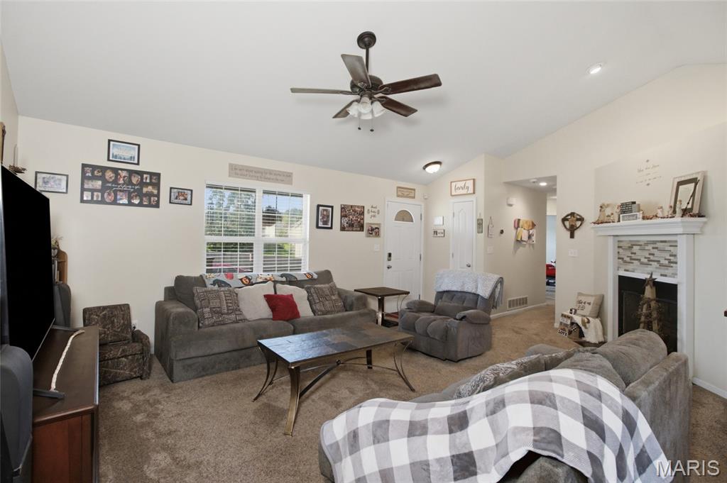 23023 Ruth Lane Waynesville, MO 65583 - Photo 5 of 42