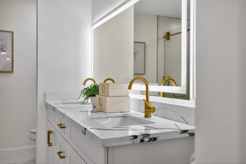 $447,000 | 6207 Rollingbrook Drive, Houston, TX 77096